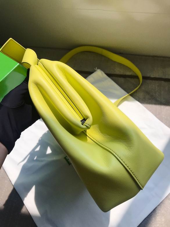 Triangle 652446 35x26x15cm BG (8)