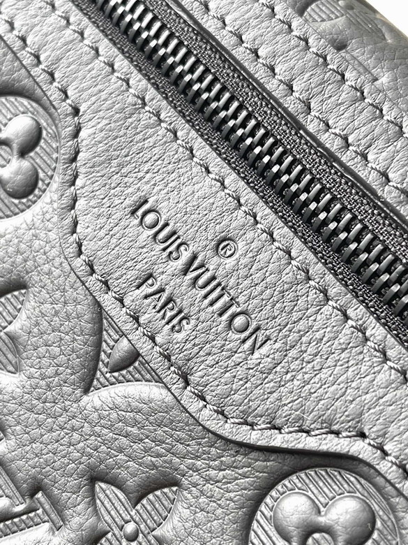 Voyager M25121 33x22 5x11cm gf_6