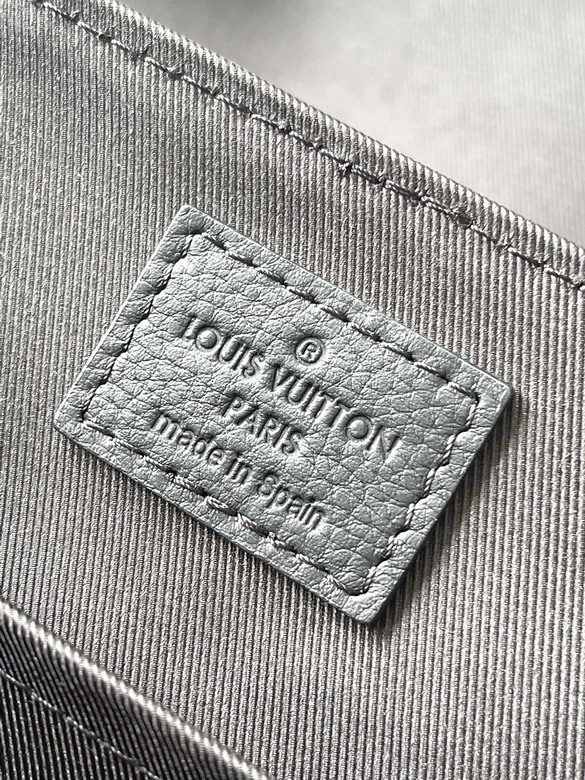 Voyager M25121 33x22 5x11cm gf_8