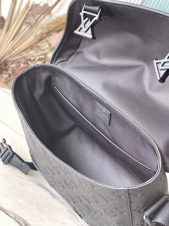 Voyager M25121 33x22 5x11cm gf_9