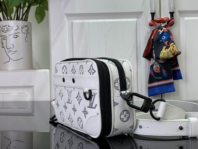 m83383 11X18.5X6.5cm YG 2