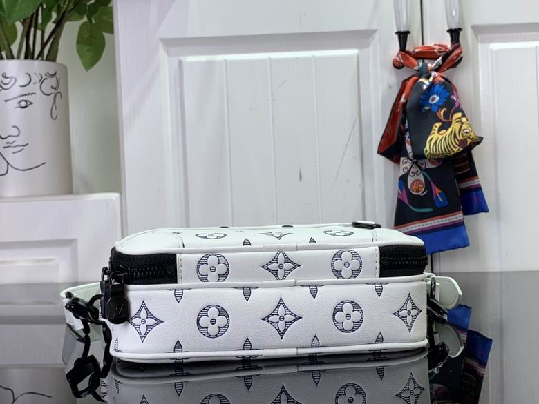 m83383 11X18.5X6.5cm YG 4