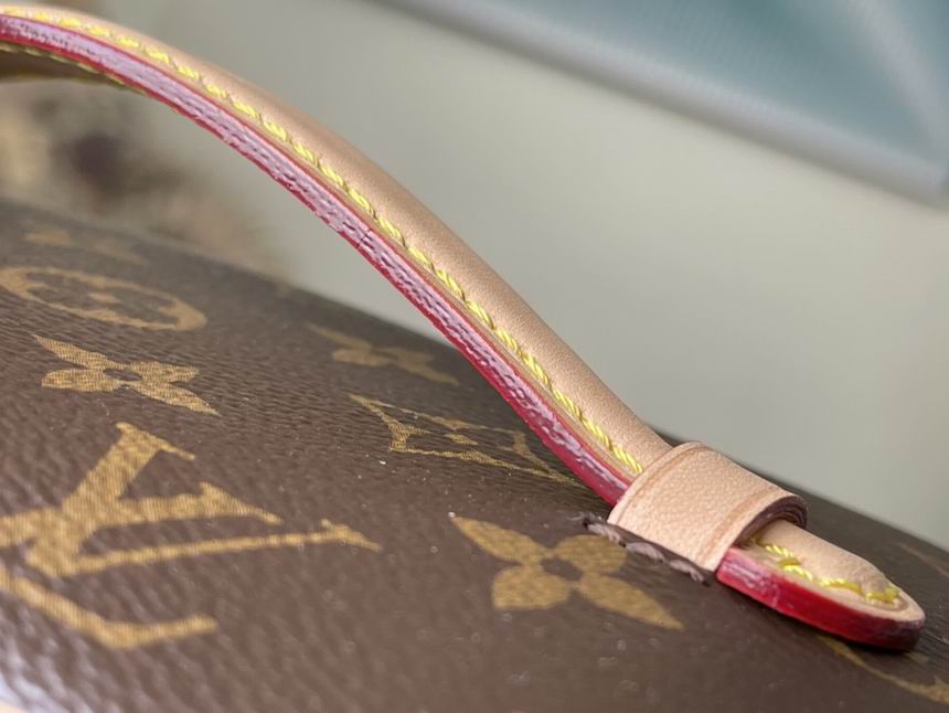 化妆包 M44495 20X13.5X12 cm AF (8)