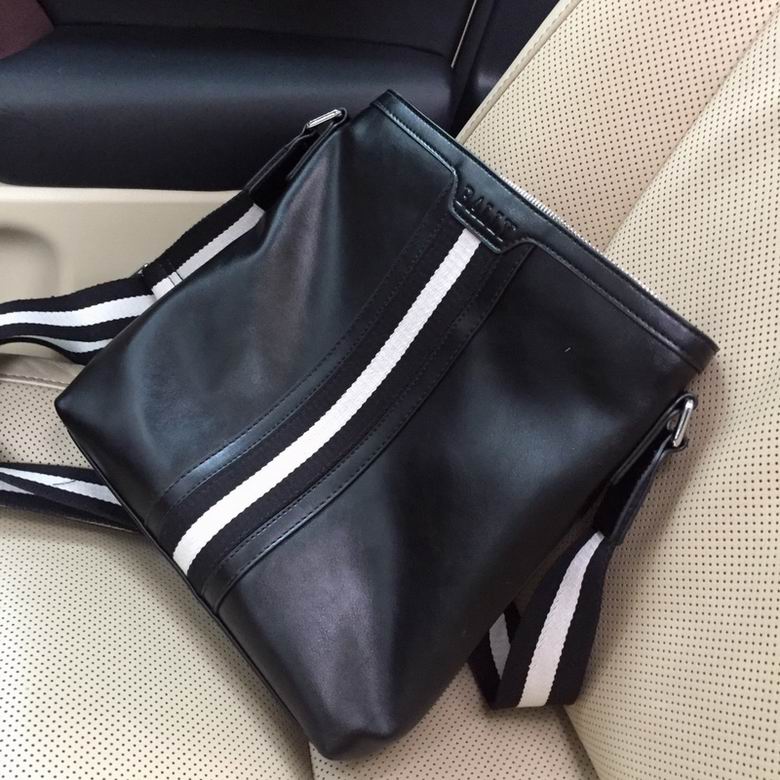 13622-3 26X29X5cm XM 7