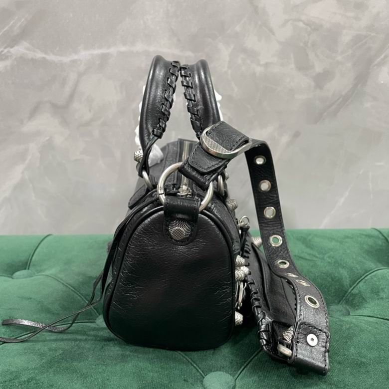 1687S 20X14X12cm GY 4