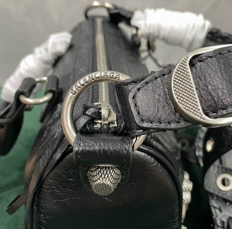 1687S 20X14X12cm GY 7