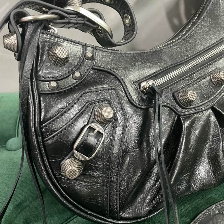 1818M 33X16X8.4cm GY 4