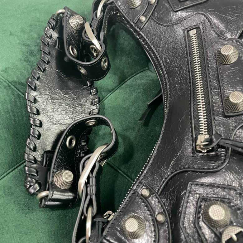 1818M 33X16X8.4cm GY 5