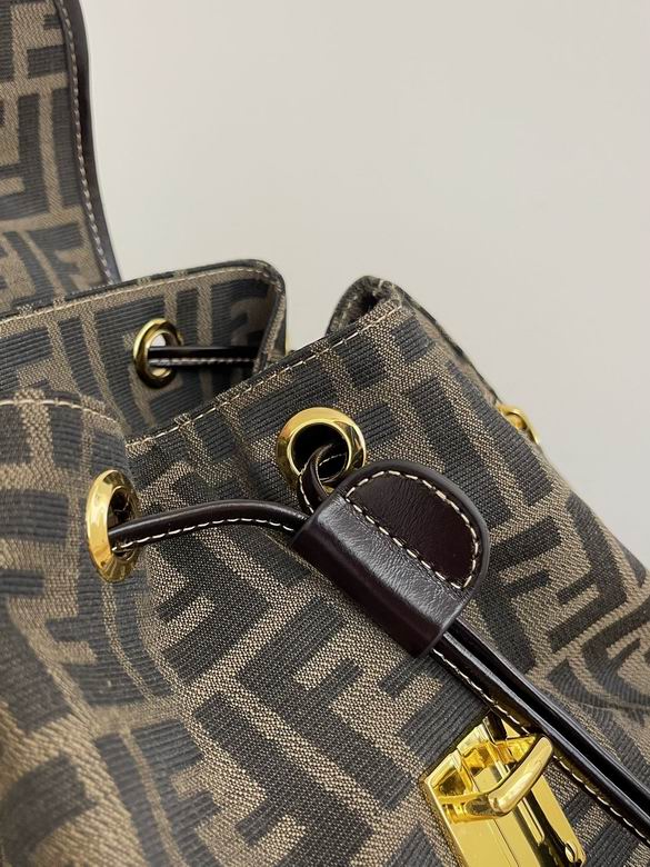 5102B79 32X5X38cm H 3