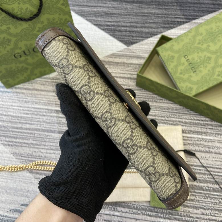 772309 19X10X3.5cm MP 3