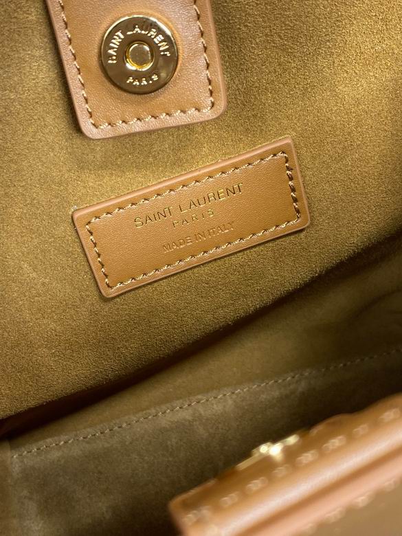 773995 18X17X8cm MT 8