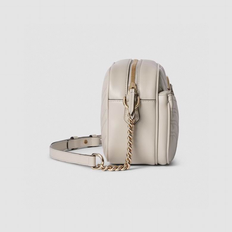 798715 24.5X15X9cm MP 3