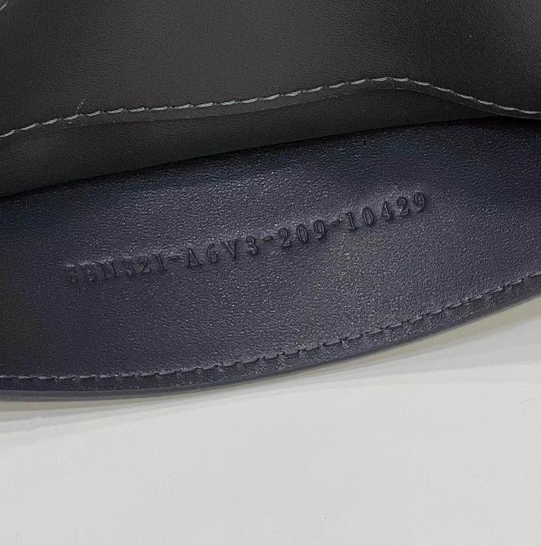 80106L 33.5X13.5X24.5cm H 2色 6