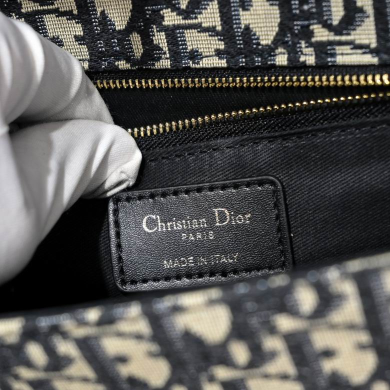 9999 19X12.5X4cm XM 7