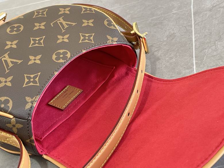 AKM44860 19X9X16 (9)