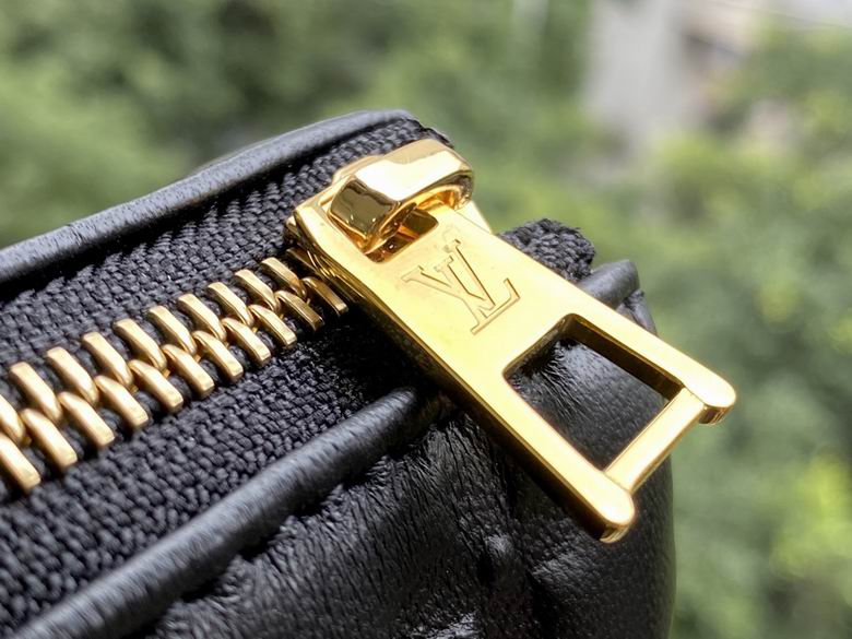 AKM57790 26 x 20 x 12 (7)