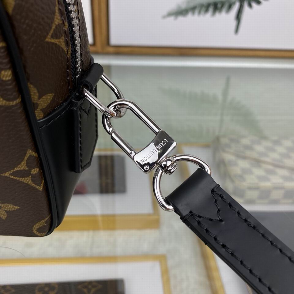 BLM42838 25.0x 15.5x 6.5 (7)