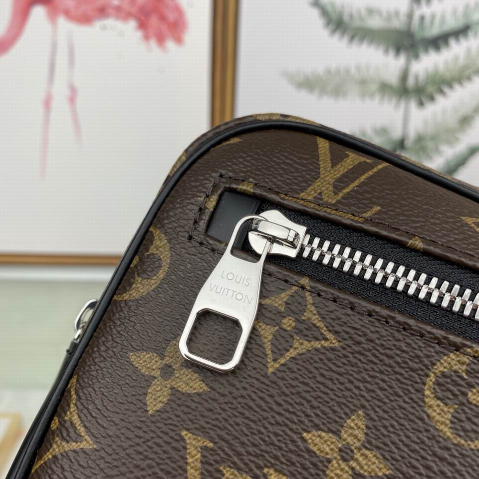 BLM42838 25.0x 15.5x 6.5 (9)