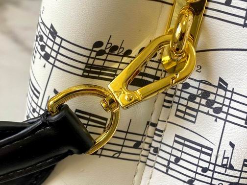 Capucines M20193 21x14x8cm ss (7)