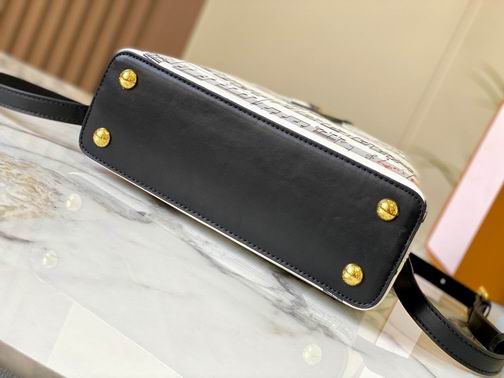 Capucines M20194 27x18x9cm ss (4)