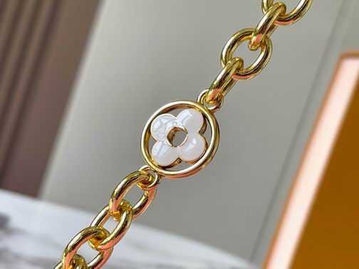 Capucines M20844 27x18x9cm ss (5)