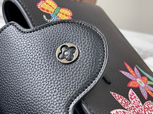 Capucines M21755 27x18x9cm ss (25)