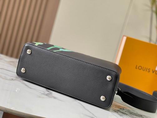 Capucines M21756 31.5x20x11cm ss (22)