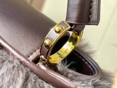 Capucines M22388 27x18x9cm ss (24)