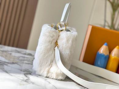 Capucines M22388 27x18x9cm ss (9)