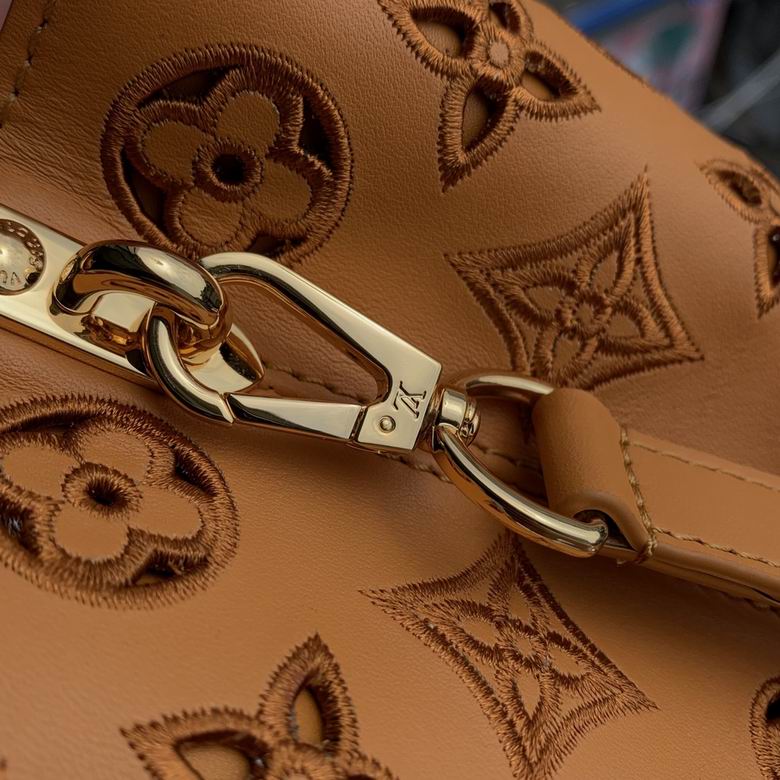 Capucines M22863 21x14x8cm gf1 (9)