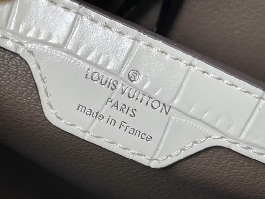 Capucines M48865白尼罗鳄鱼纹 27x18x9cm gf (8)