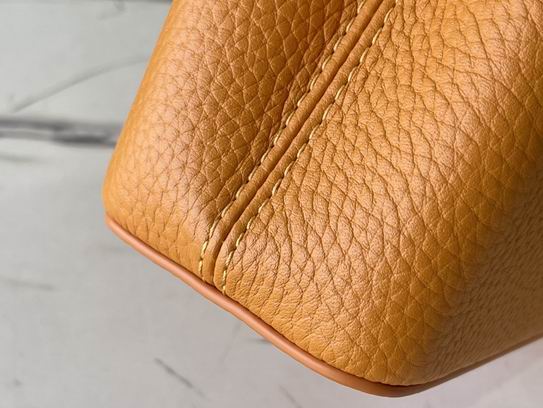 Capucines M59709 21x14x8cm gf (5)