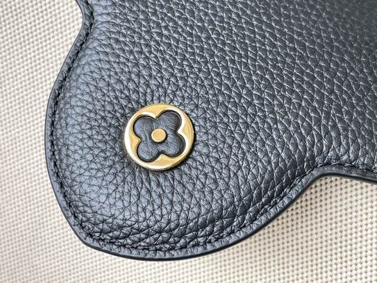 Capucines M59872 27x18x9cm gf (5)