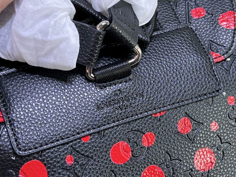 Christopher M21978 38x44x21cm ss (6)