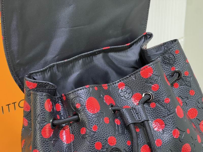 Christopher M21978 38x44x21cm ss (7)