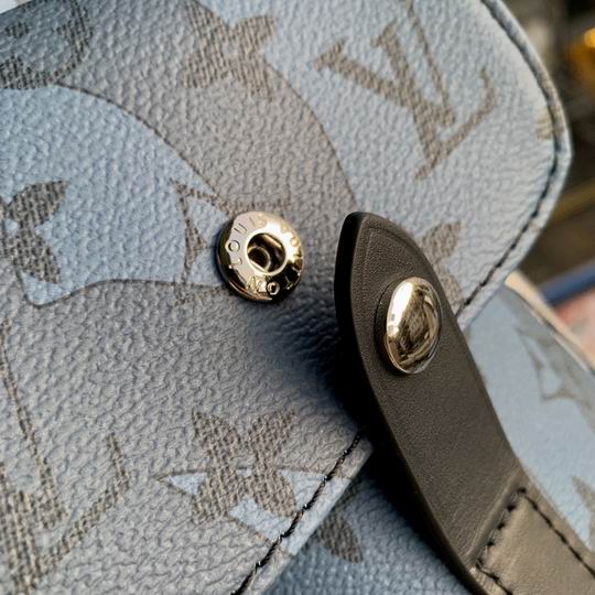 Christopher M22636 38x44x21cm gf (5)