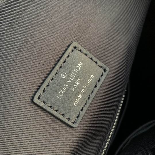 Christopher M22636 38x44x21cm gf (8)