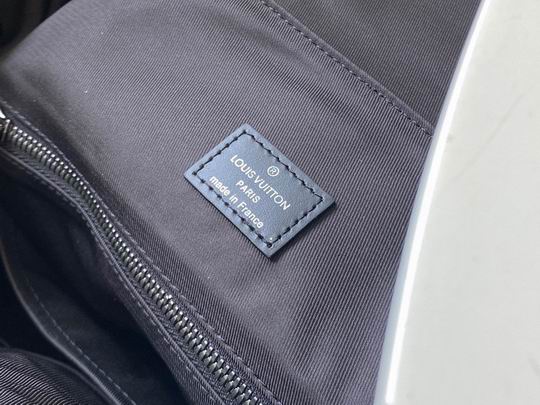 Christopher M45419 S41x48x13cm gf (7)