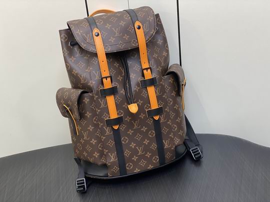 Christopher M46686 38x44x21cm gf (2)