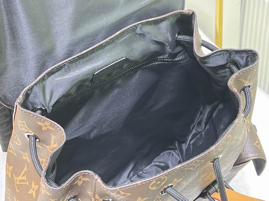 Christopher M46699 38x44x21cm ss (6)