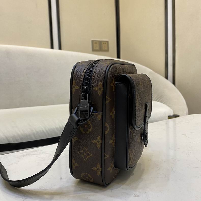 Christopher M69404 15x17x8 cm gf (2)