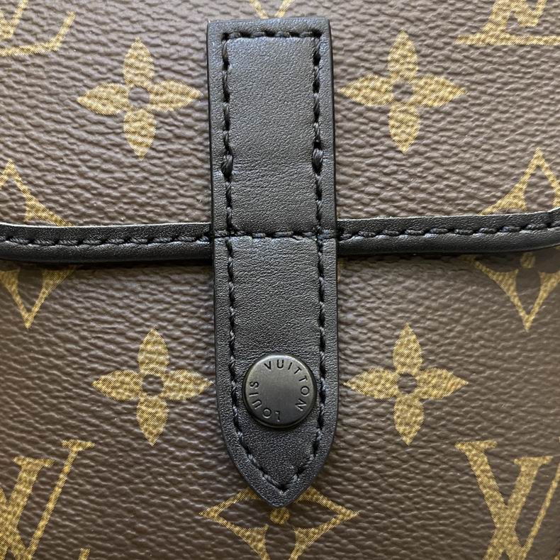 Christopher M69404 15x17x8 cm gf (5)