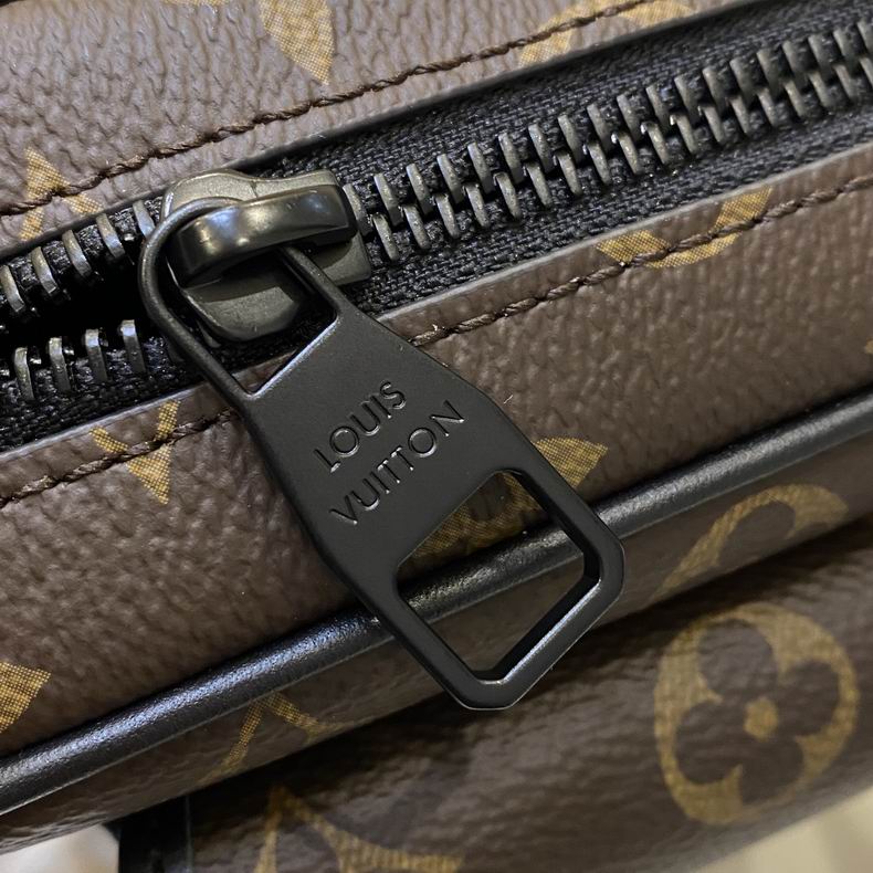 Christopher M69404 15x17x8 cm gf (6)