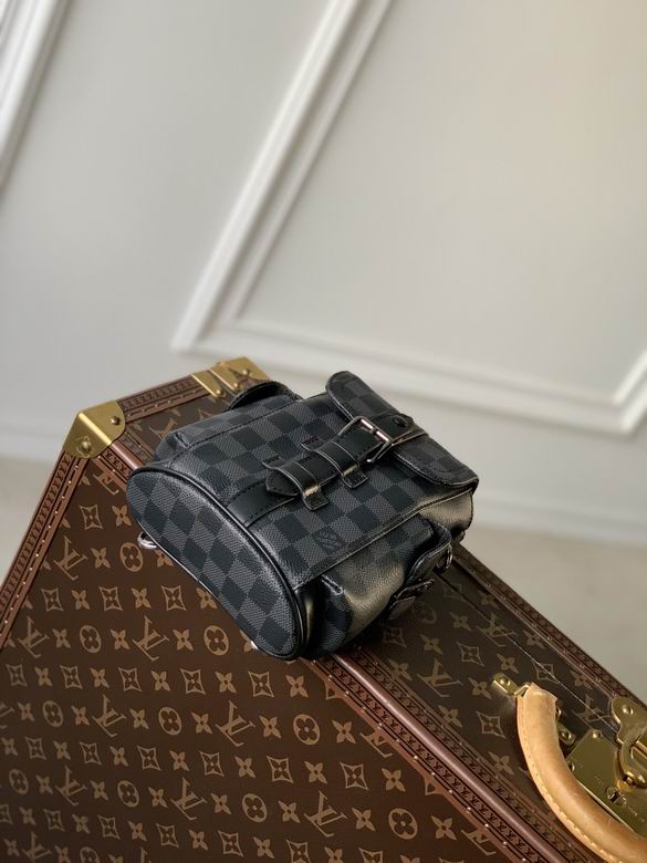 Christopher M82769 14x19x6cm gf (12)