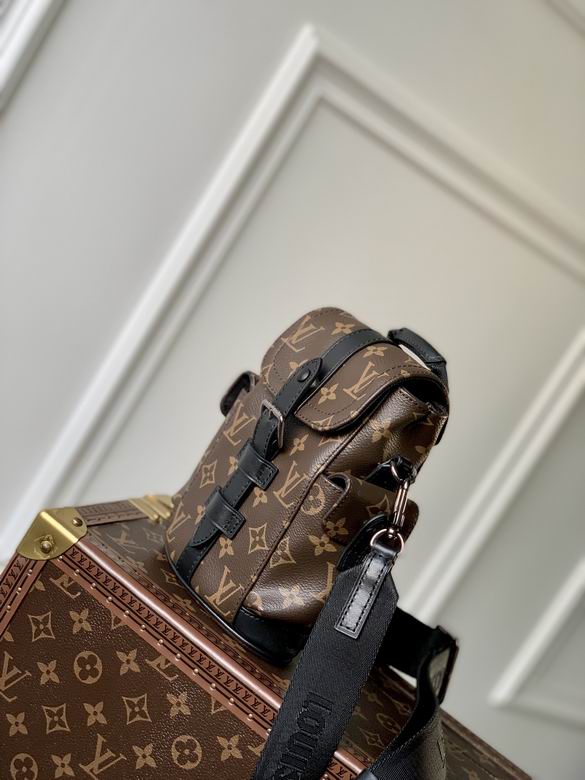 Christopher M82769 14x19x6cm gf (8)