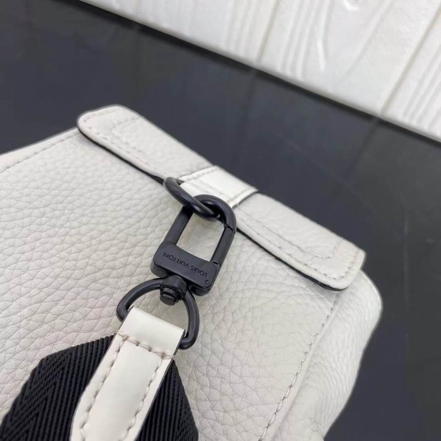 Christopher XS M58495 14x19.5x5 CY (16)