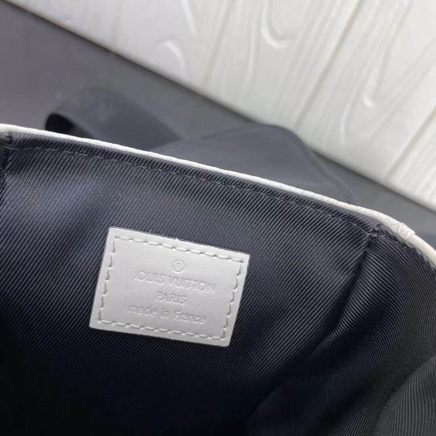 Christopher XS M58495 14x19.5x5 CY (18)