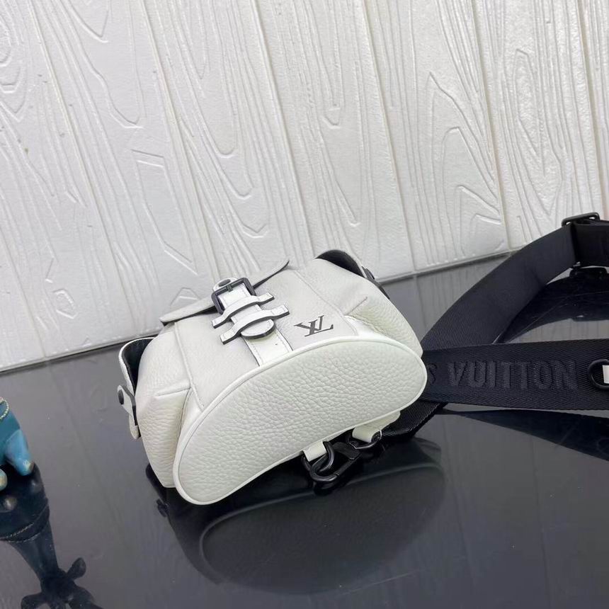 Christopher XS M58495 14x19.5x5 CY (19)