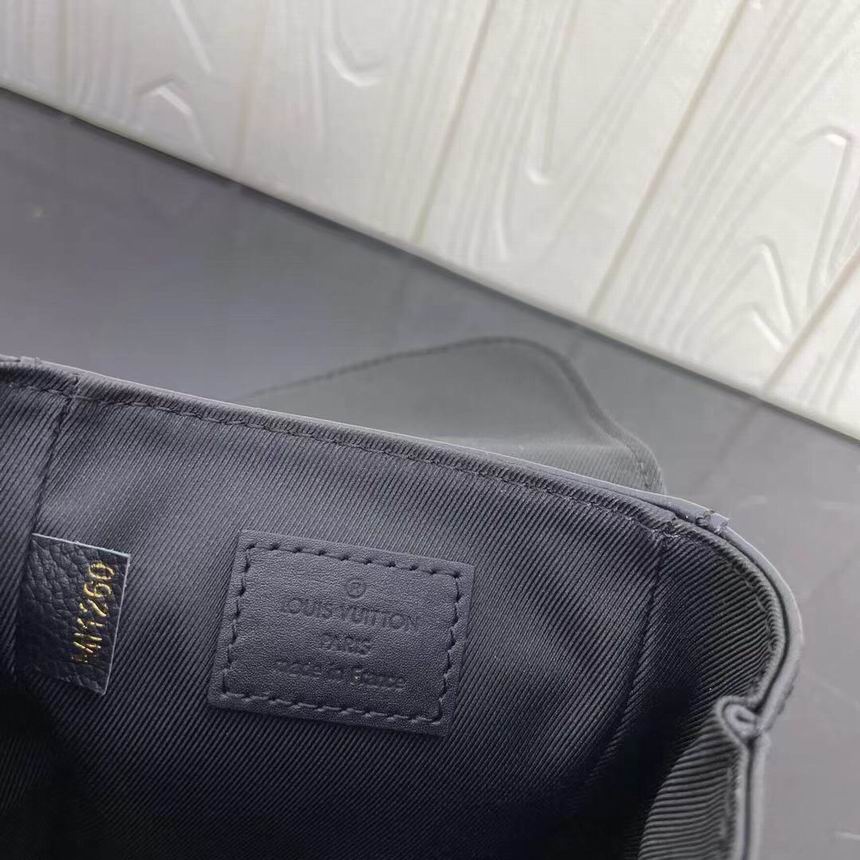 Christopher XS M58495 14x19.5x5 CY (3)