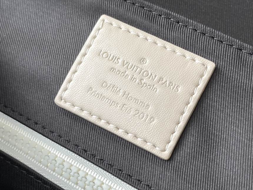 Christoppher M53286 44x49x22 af (10)